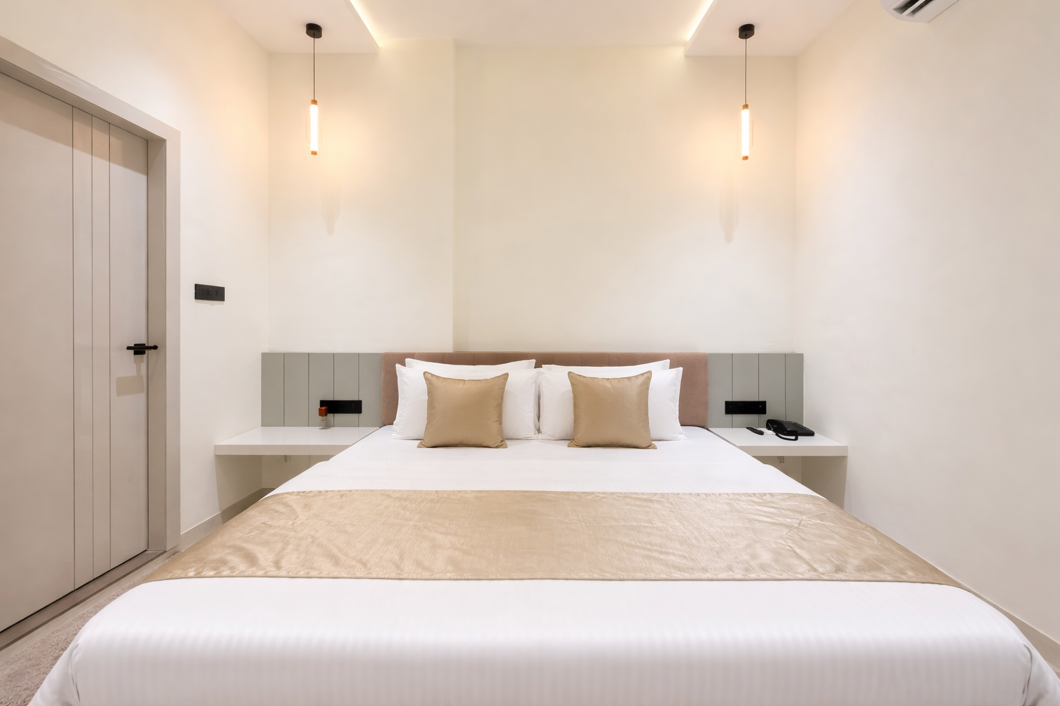 Deluxe Room Bath